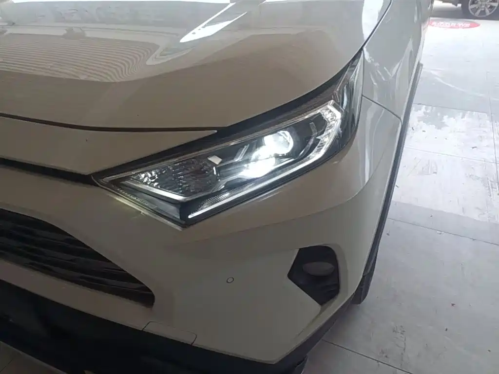 RAV4 Rongfang 2020 2.0L CVT two-wheel drive premium version купить на сайте DeffCars