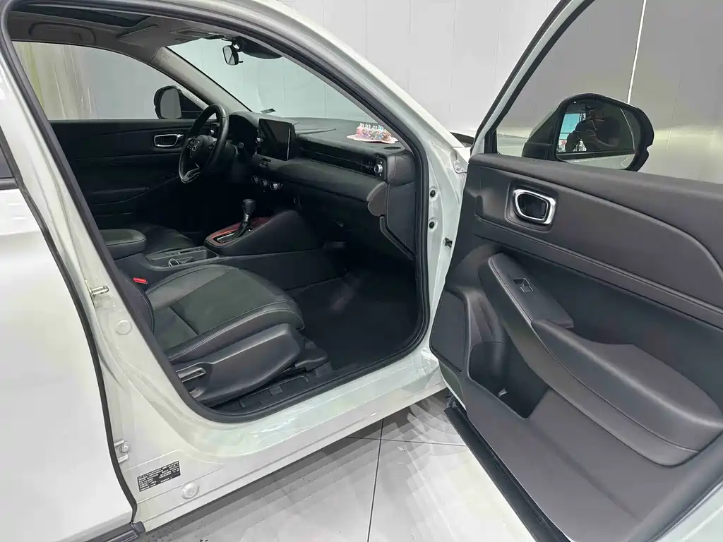 Vezel (HR-V) 2023 1.5L CVT Deluxe Edition купить на сайте DeffCars