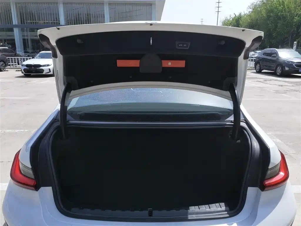 BMW 3 Series 2024 325Li M Sports Package купить на сайте DeffCars