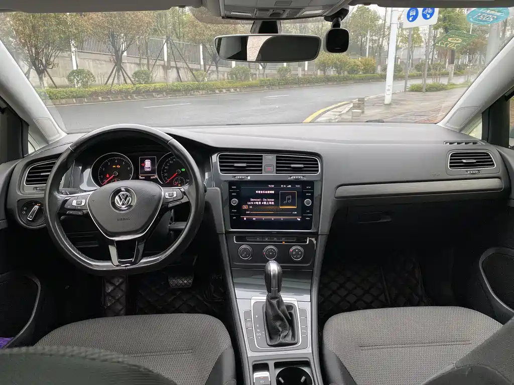 Golf (Imported) 2019 1.8TSI Travel Edition купить на сайте DeffCars