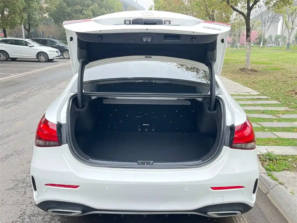 Mercedes-Benz A-Class 2022 facelift A 180 L sports sedan купить на сайте DeffCars