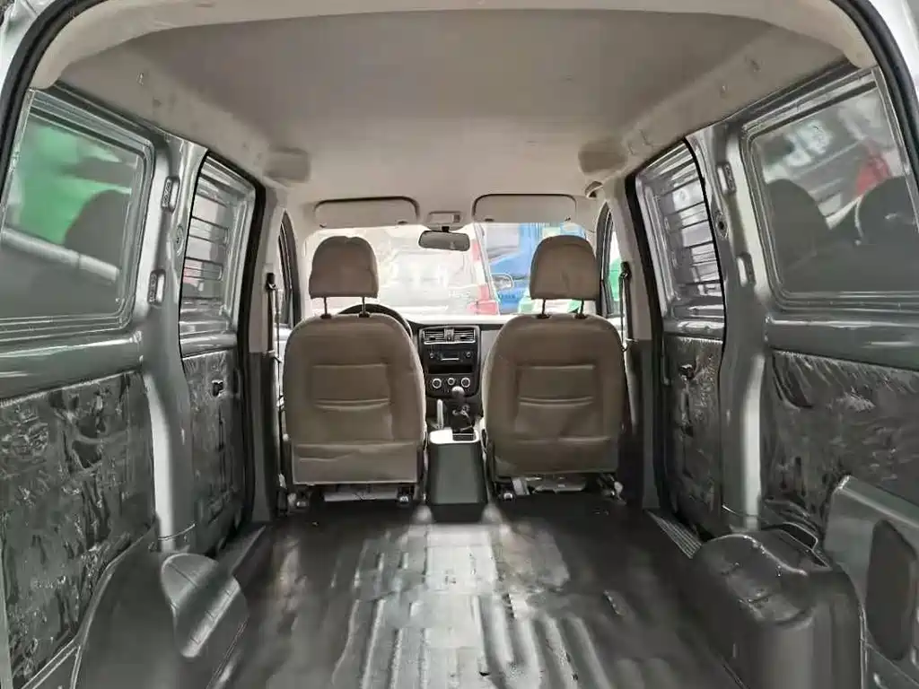 Wuling Rongguang V 2018 1.5L standard model купить на сайте DeffCars