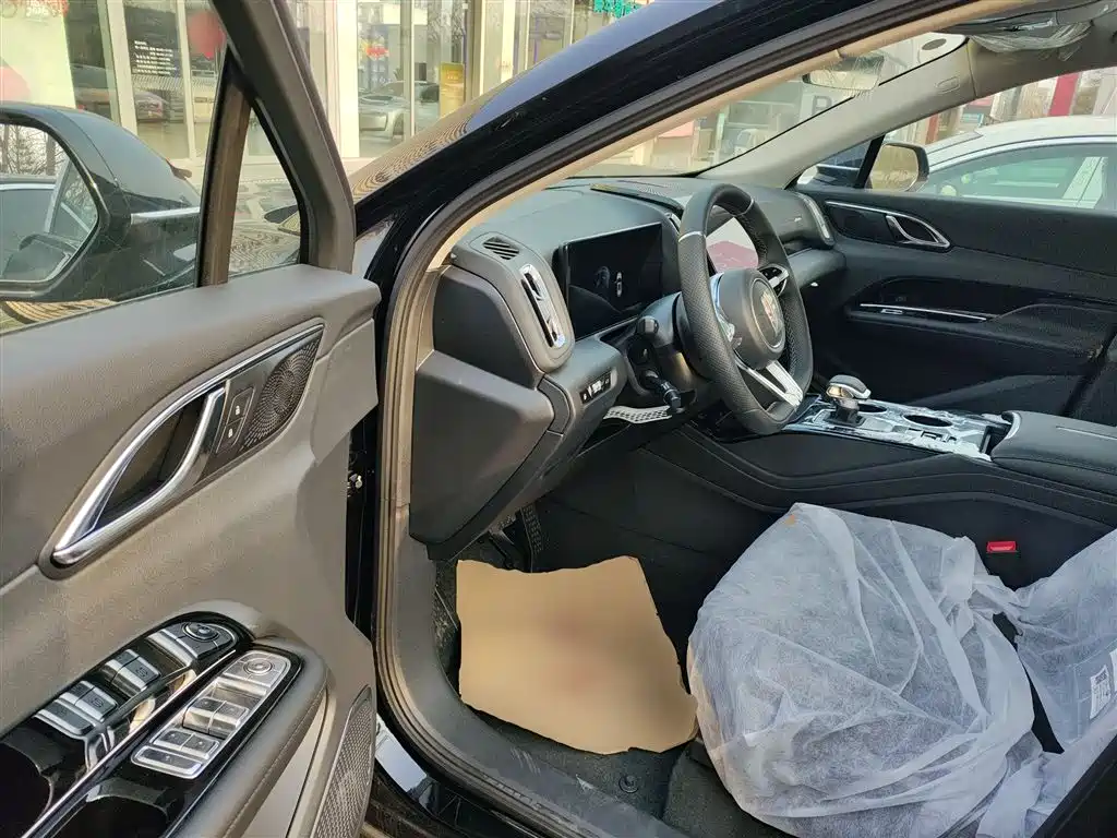 Hongqi HS3 PHEV 2025 model 125km Jinwei PLUS 2 million commemorative edition купить на сайте DeffCars