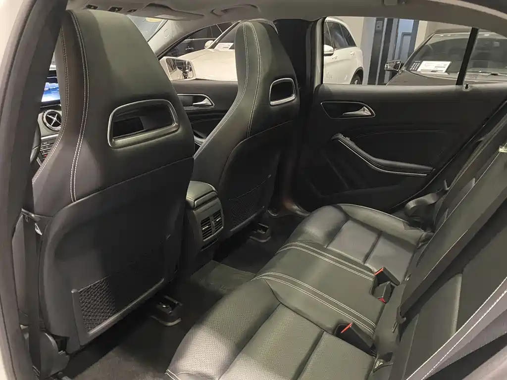 Mercedes-Benz GLA 2016 GLA 220 4MATIC Fashion Model купить на сайте DeffCars