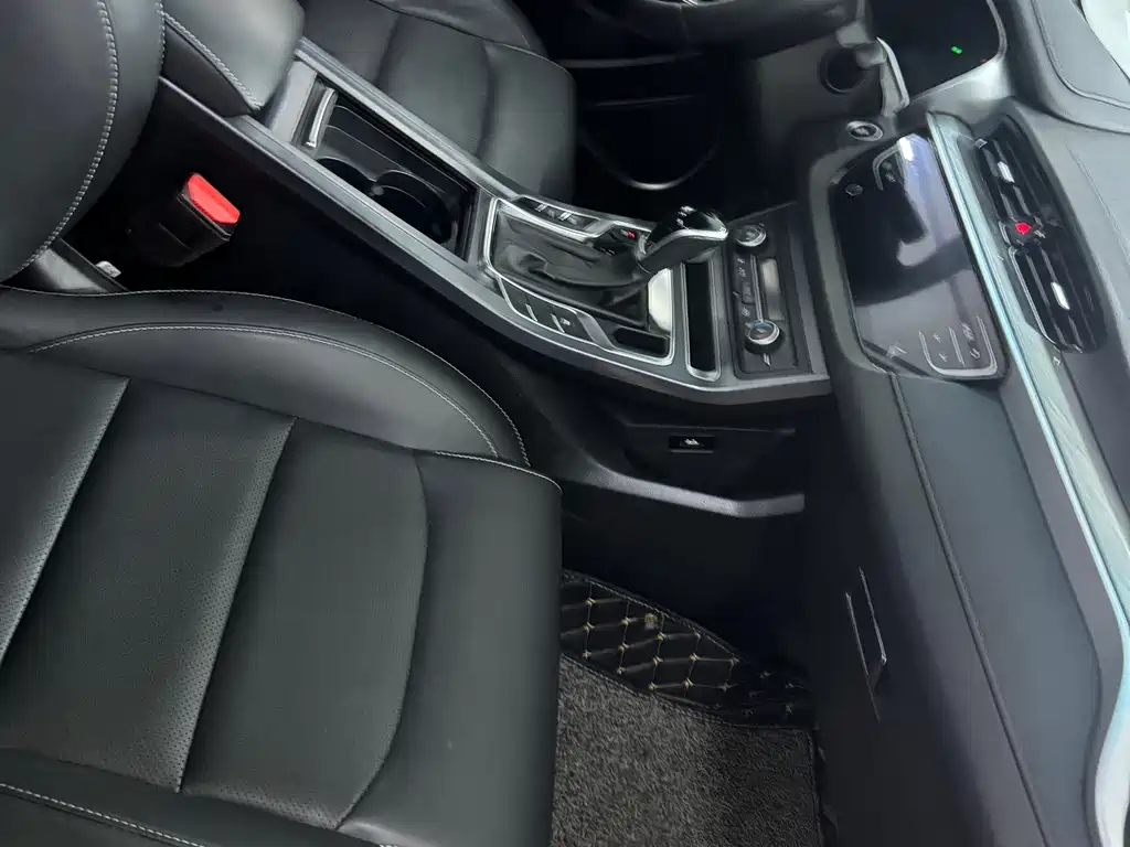 Emgrand 2019 Leading Edition 1.5L CVT upward interconnection type National V купить на сайте DeffCars