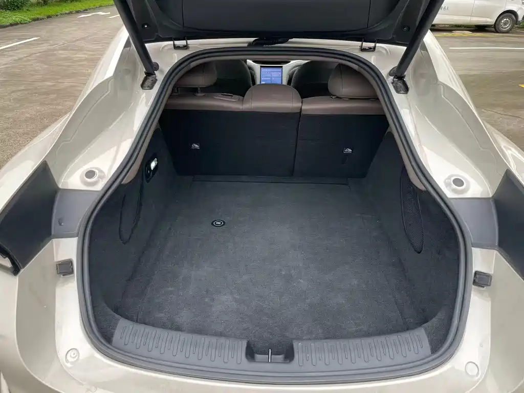 Zhiji L6 2025 Ultra купить на сайте DeffCars
