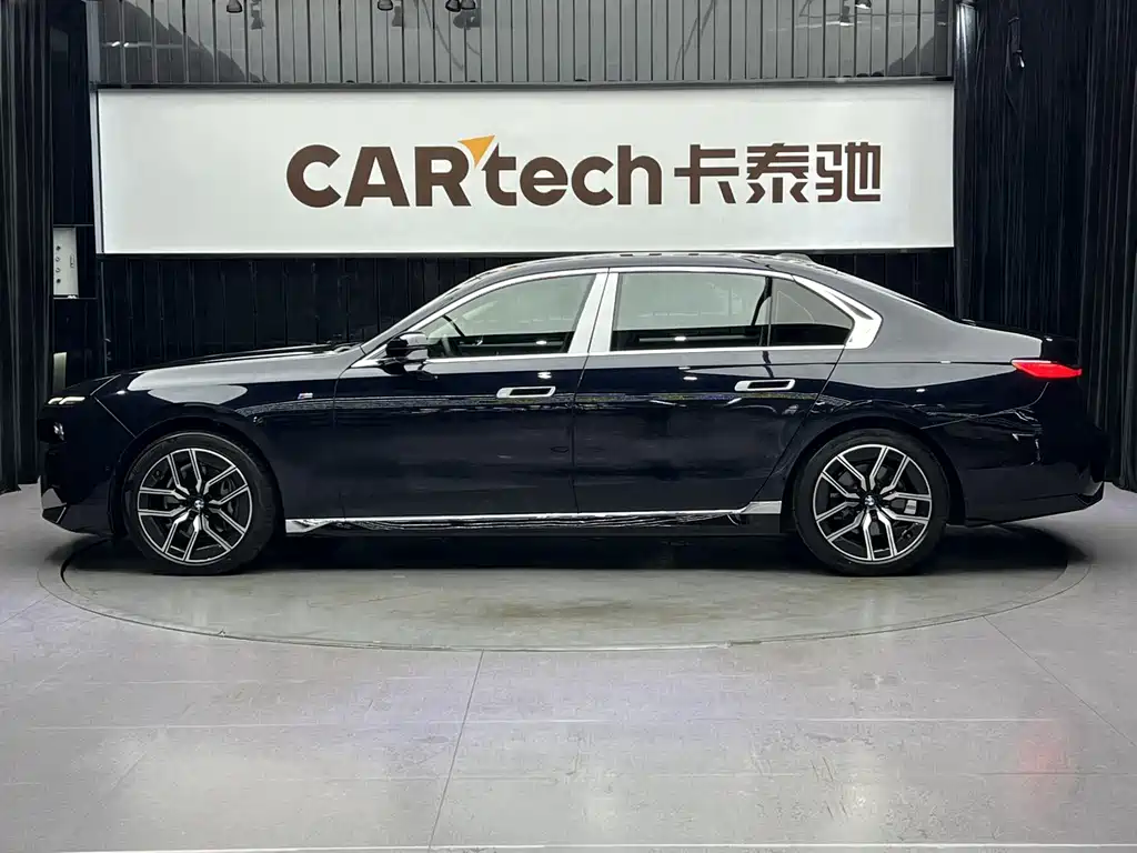 BMW 7 Series 2023 735Li M Sports Package купить на сайте DeffCars