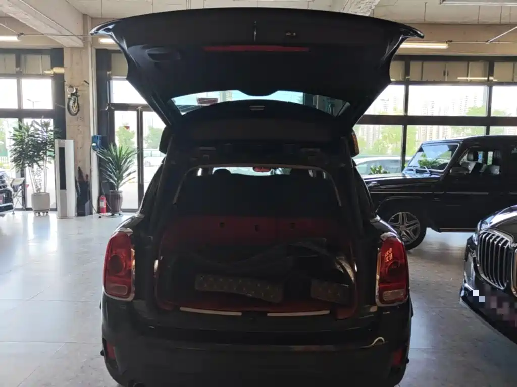 MINI COUNTRYMAN 2018 1.5T COOPER ALL4 Classic купить на сайте DeffCars