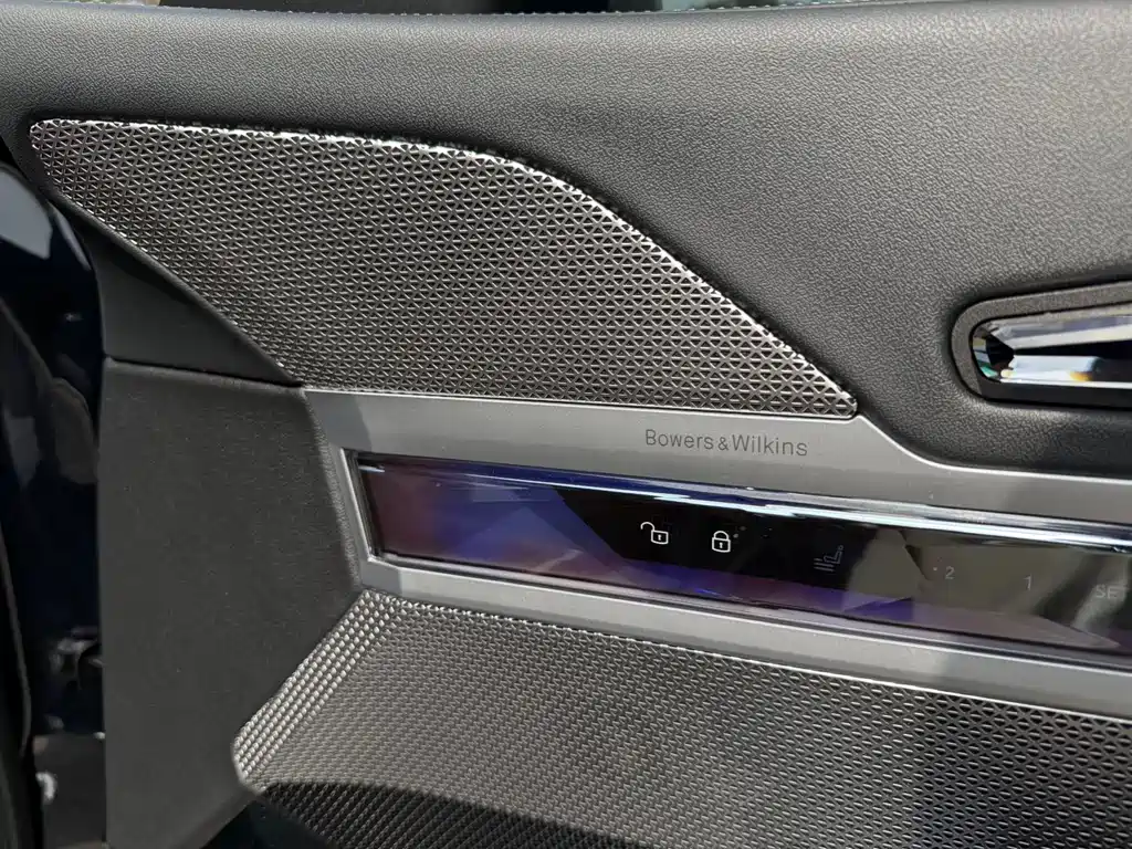 BMW 7 Series 2023 740Li Leading M Sports Package купить на сайте DeffCars