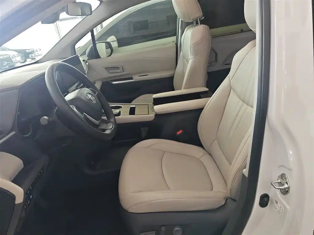 Grevia 2024 2.5L Hybrid Comfort Edition купить на сайте DeffCars