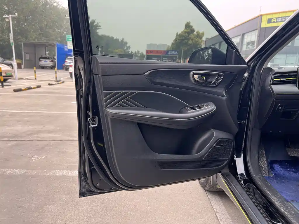 Roewe RX5 2020 PLUS 300TGI Automatic Ali New Year Selected Edition купить на сайте DeffCars