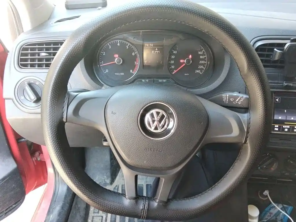 Polo 2014 1.4L Manual Fashion Edition купить на сайте DeffCars