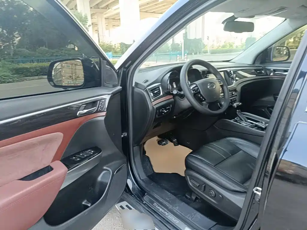 Trumpchi GS8 2017 320T two-wheel drive luxury intelligent version (seven seats) купить на сайте DeffCars