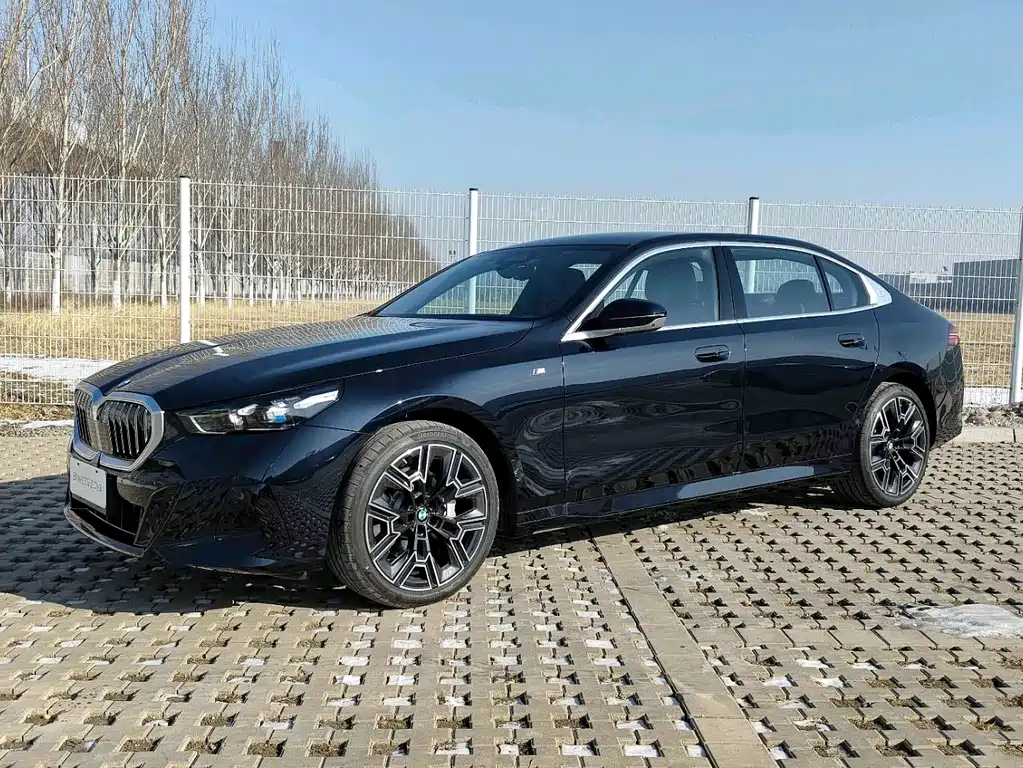 BMW 5 Series 2025 530Li Exclusive M Sports Package купить на сайте DeffCars