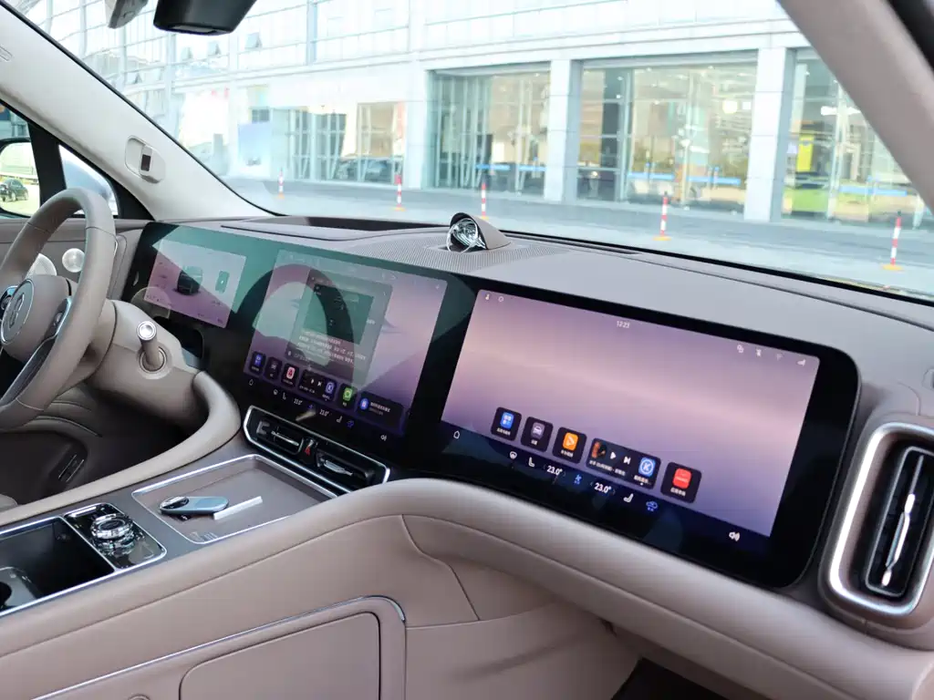 Wenjie M9 2025 extended range Ultra version 52kWh 5-seat version 192-line lidar) купить на сайте DeffCars