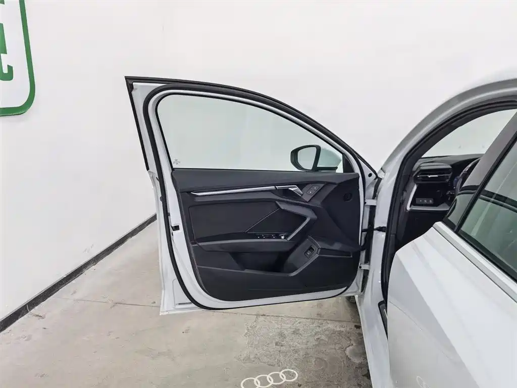 Audi A3 2022 Sportback 35 TFSI Enterprising and Elegant Model купить на сайте DeffCars