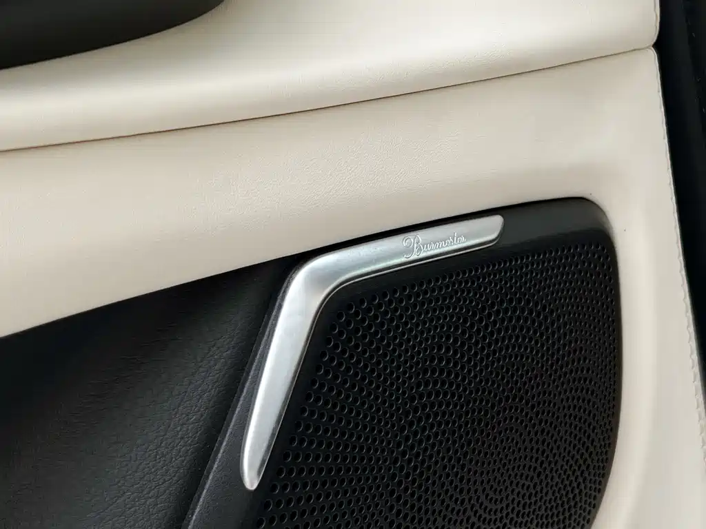 Mercedes-Benz V-Class 2018 V 260 L Premium Extended Edition National VI купить на сайте DeffCars
