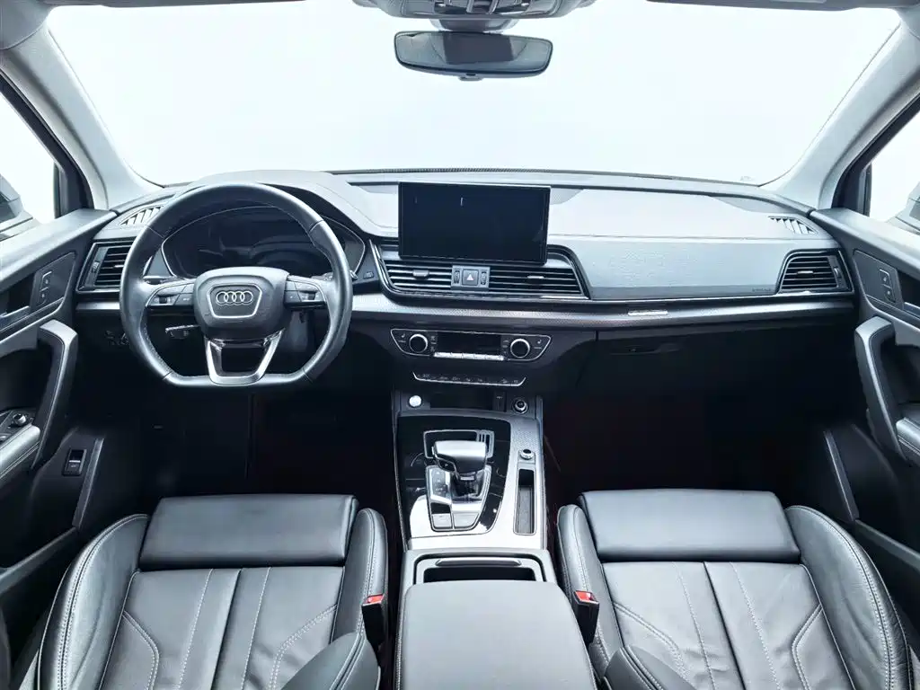 Audi Q5L 2022 facelift 40T luxury and dynamic model купить на сайте DeffCars