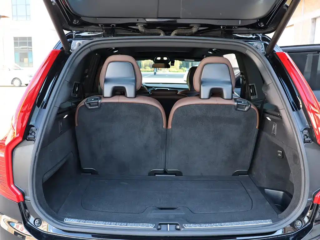 Volvo XC90 2025 B6 Zhiyi Luxury Edition 7 seats купить на сайте DeffCars