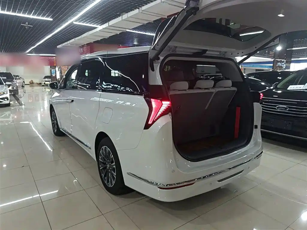 Buick GL8 2025 Lu Zun Exclusive Edition купить на сайте DeffCars