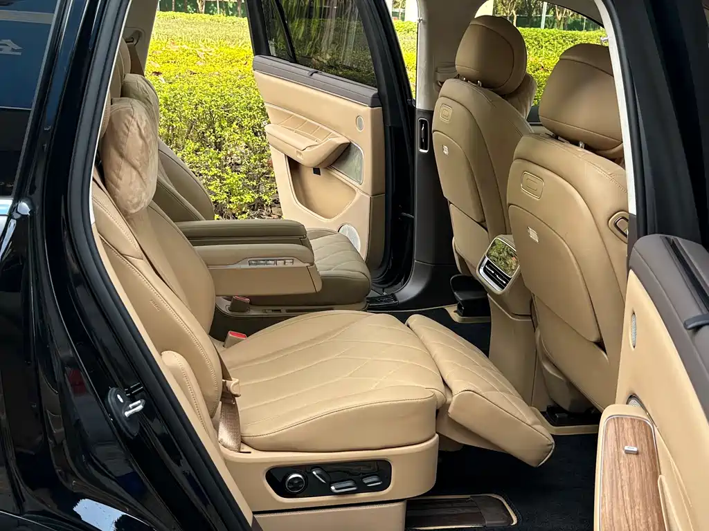 Wenjie M8 2025 extended range Max+ version 53.4kWh 6-seater version купить на сайте DeffCars