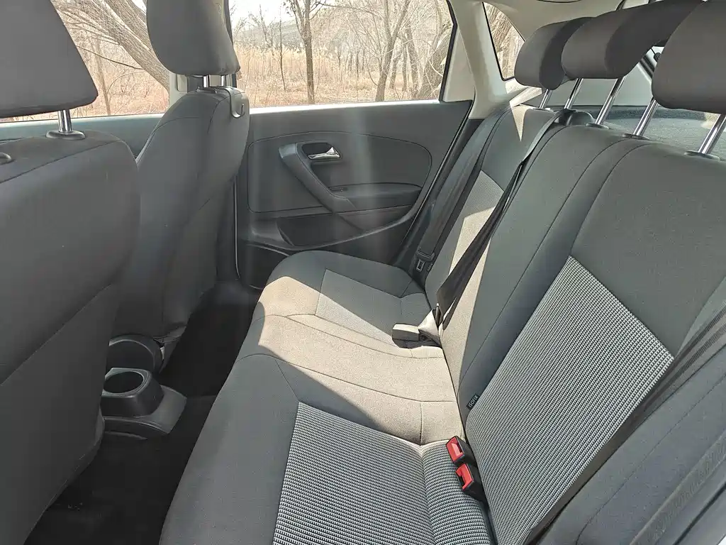 Polo 2016 1.4L manual fashion model купить на сайте DeffCars