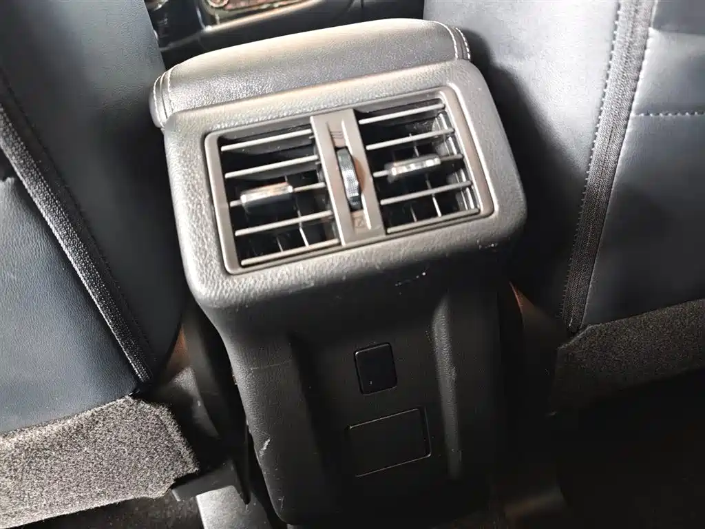 Outlander 2019 2.0L 2WD Enjoy Edition, 5 seats, National VI купить на сайте DeffCars