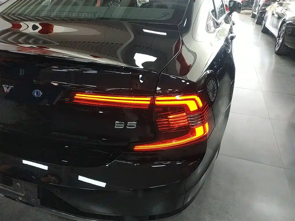 Volvo S90 2024 B5 Zhiyi Luxury Edition купить на сайте DeffCars