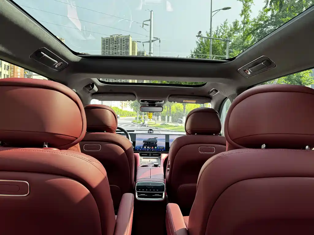 Wenjie M8 2025 pure electric Max+ six-seater long-range version 896-line lidar) купить на сайте DeffCars