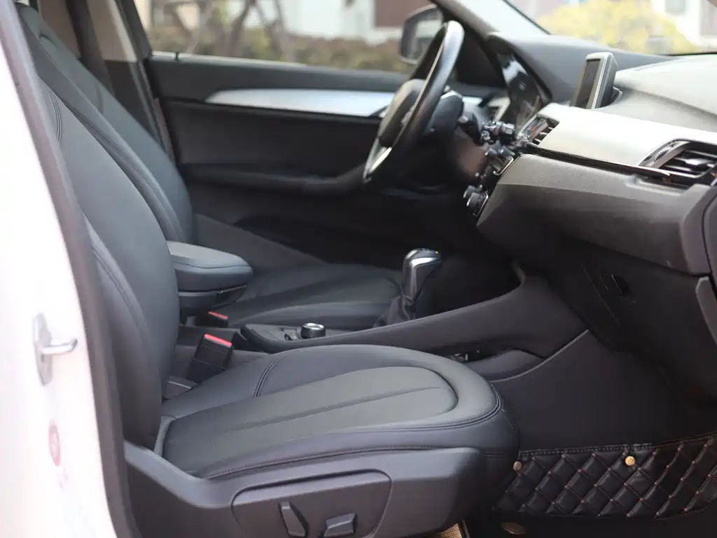 BMW X1 2016 sDrive18Li Fashion Model купить на сайте DeffCars