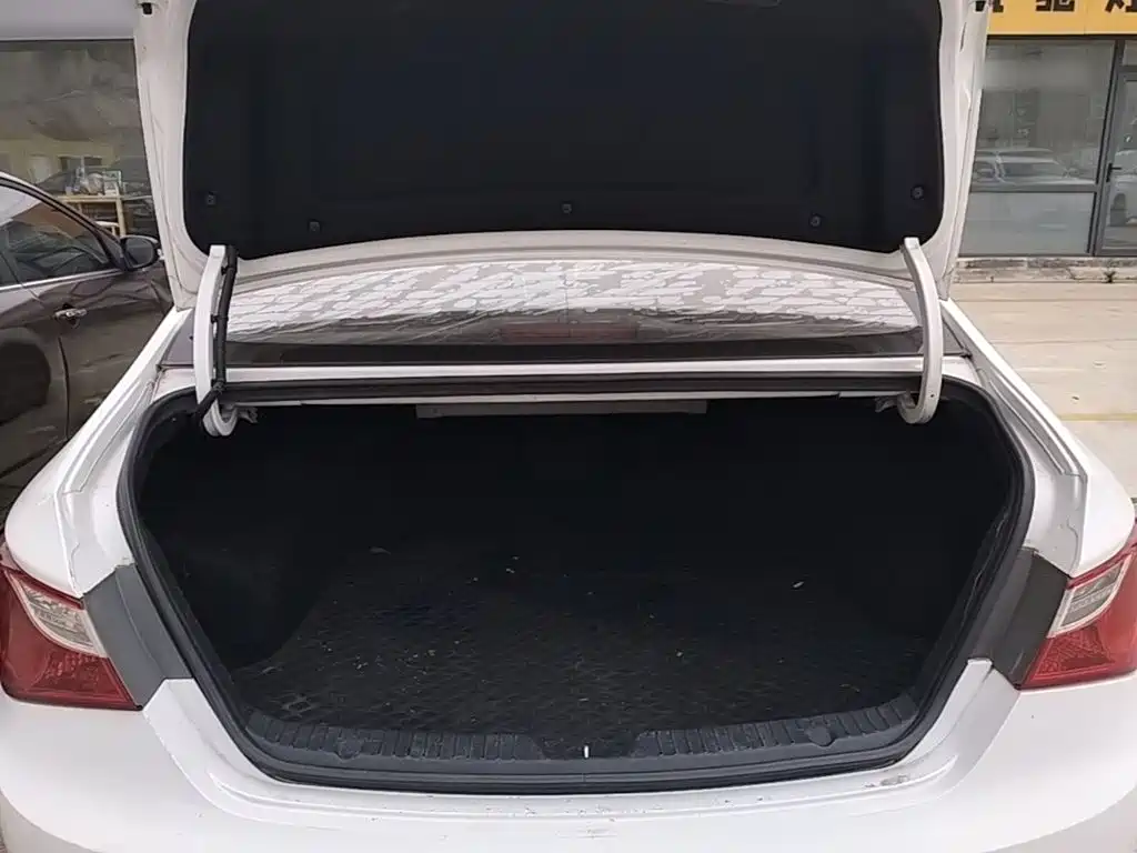 Sonata 2015 Classic 2.0L Automatic Deluxe Edition купить на сайте DeffCars