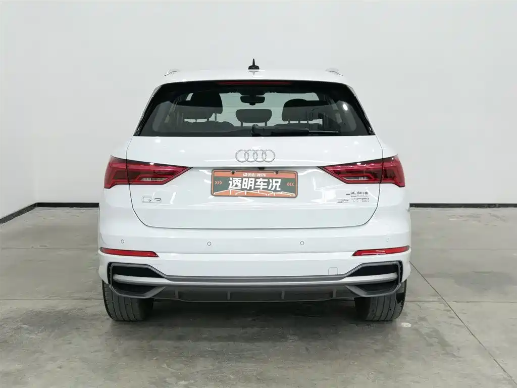 Audi Q3 2022 35 TFSI Fashionable and Dynamic купить на сайте DeffCars