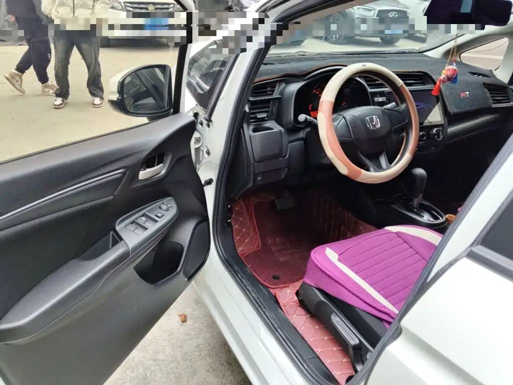 Fit 2018 1.5L CVT Comfort Sunroof Edition купить на сайте DeffCars