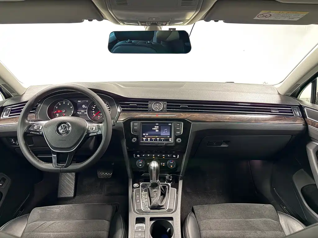 Magotan 2017 380TSI DSG luxury model купить на сайте DeffCars