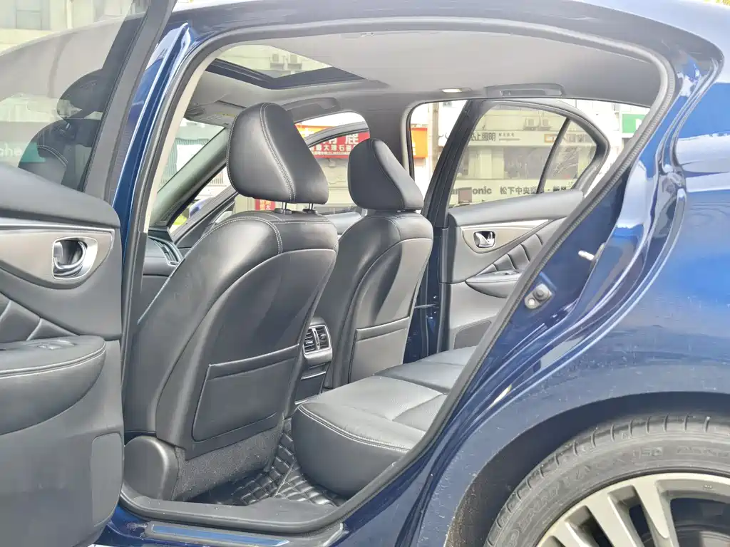 Infiniti Q50L 2022 2.0T Premium Edition купить на сайте DeffCars