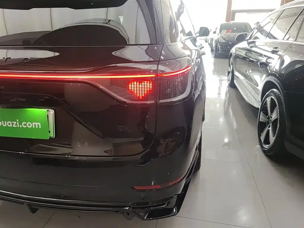 Wenjie M9 2025 extended range Ultra version 52kWh 6-seater version 192-line lidar) купить на сайте DeffCars