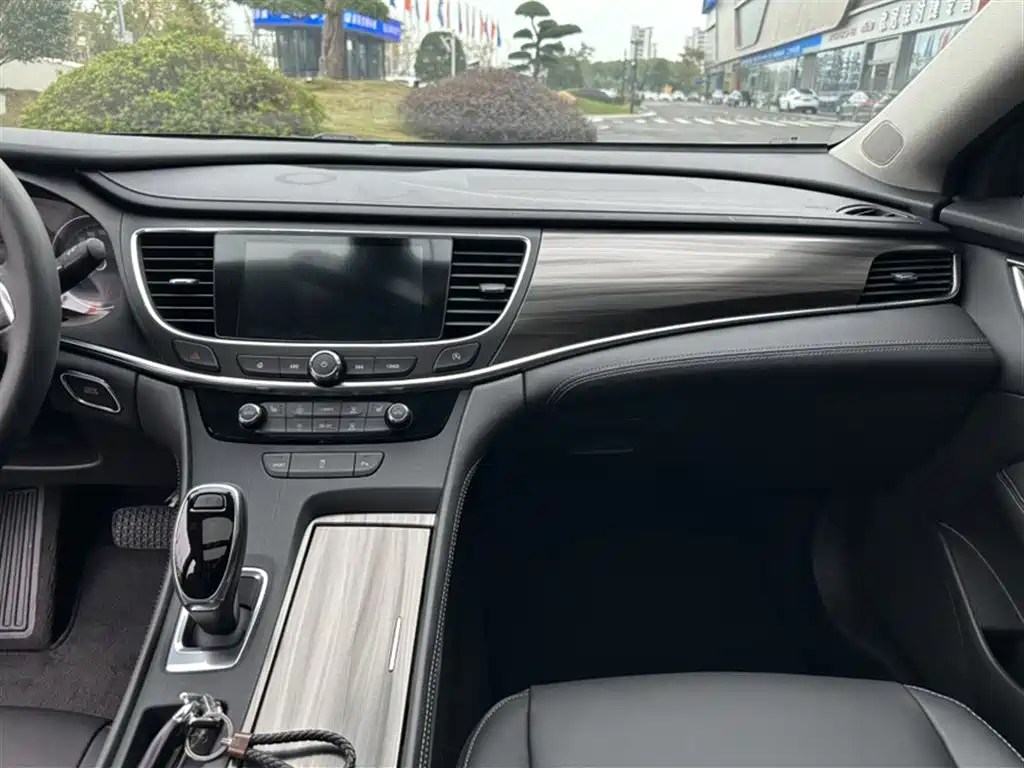 LaCrosse 2022 652T luxury model купить на сайте DeffCars