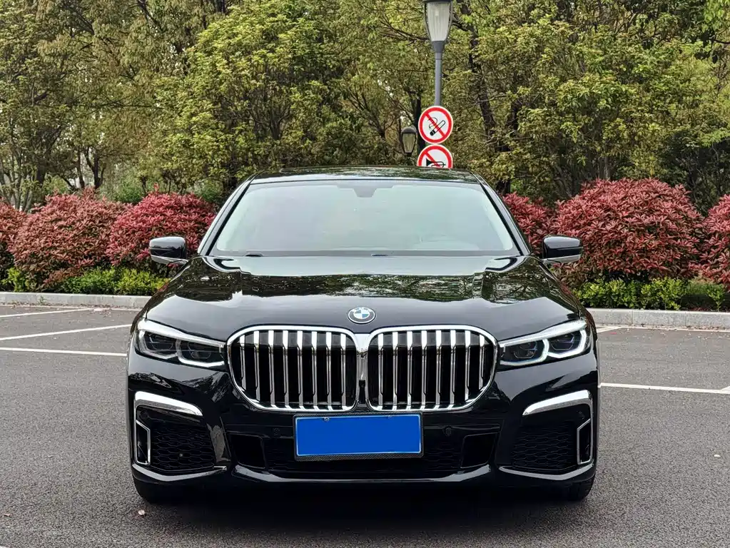 BMW 7 Series 2016 730Li Leading Model купить на сайте DeffCars