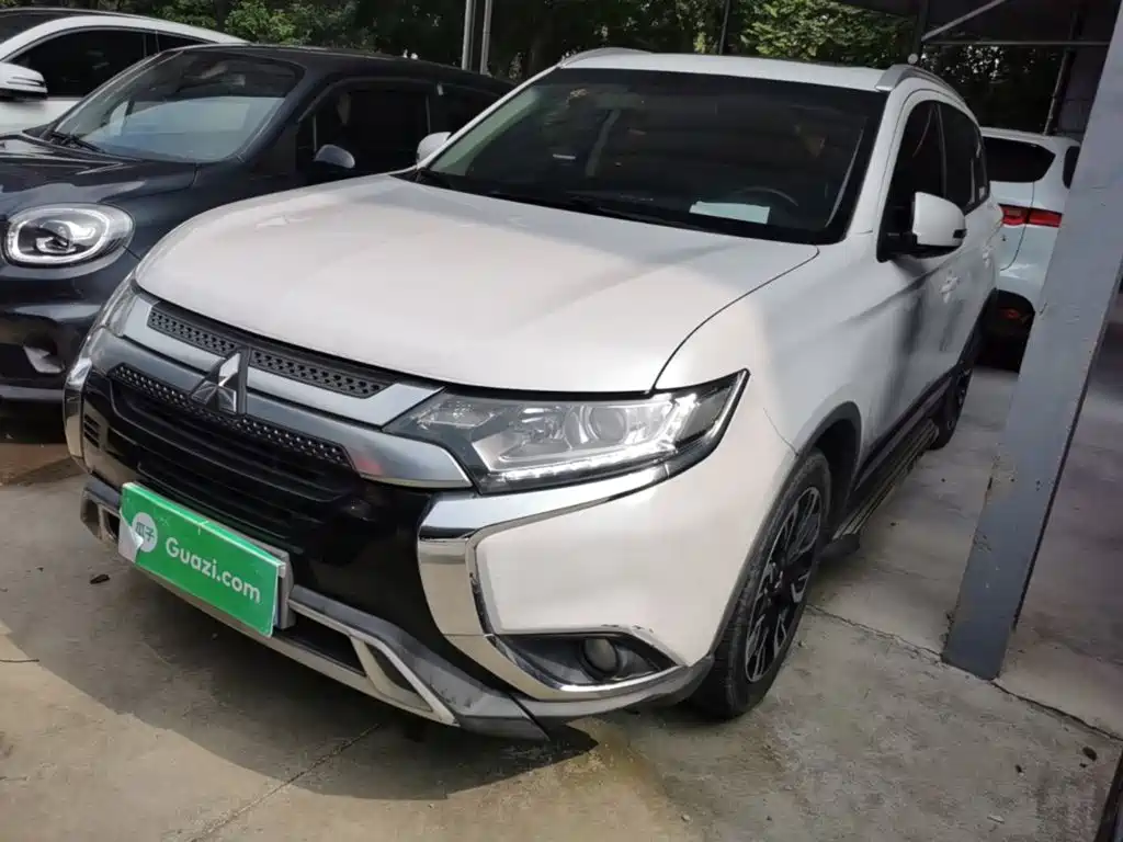 Outlander 2019 2.0L 2WD Enjoyable Edition 5 seats National V купить на сайте DeffCars