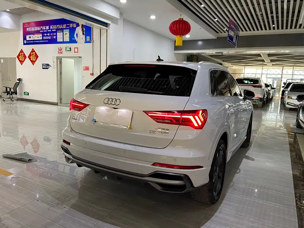 Audi Q3 2022 35 TFSI Fashionable and Dynamic купить на сайте DeffCars