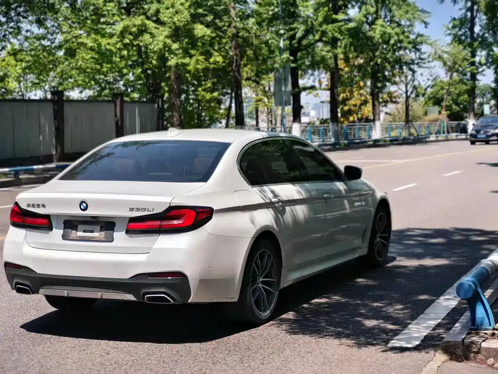 BMW 5 Series 2021 525Li M Sports Package купить на сайте DeffCars