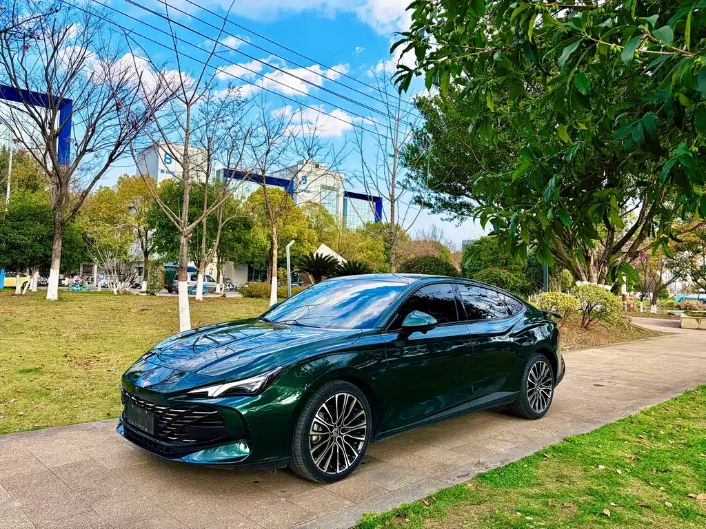 MG7 2023 2.0T automatic Trophy+ engine version купить на сайте DeffCars