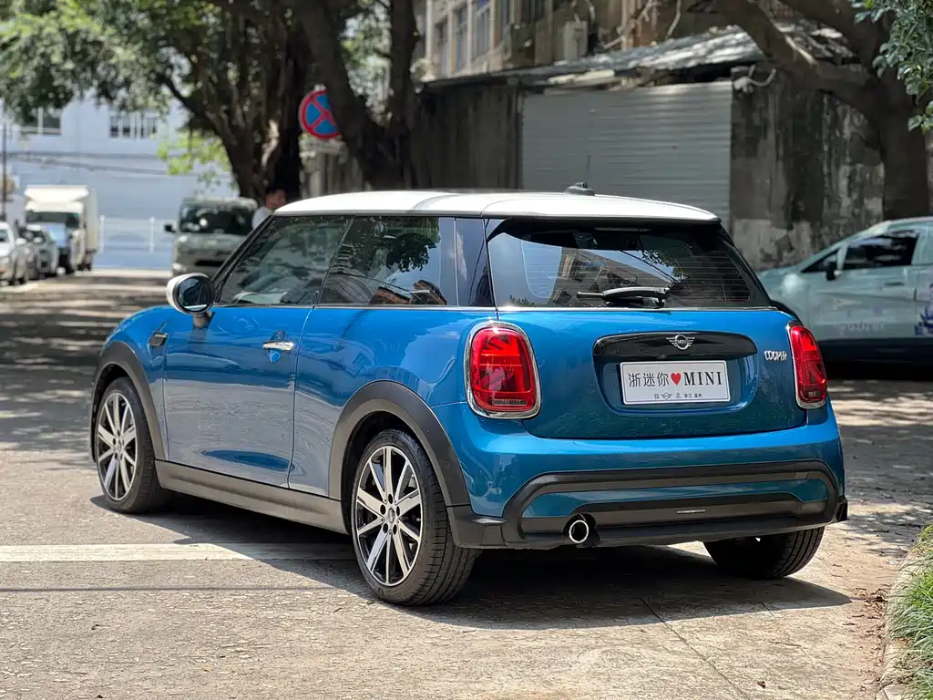 MINI 2022 1.5T COOPER Artist купить на сайте DeffCars