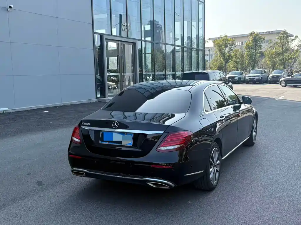 Mercedes-Benz E-Class 2017 E 300 L Luxury Model купить на сайте DeffCars