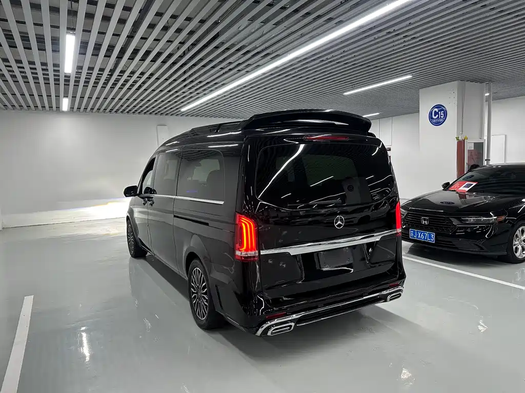 Mercedes-Benz V-Class 2017 V 260 L Premium Extended Edition купить на сайте DeffCars