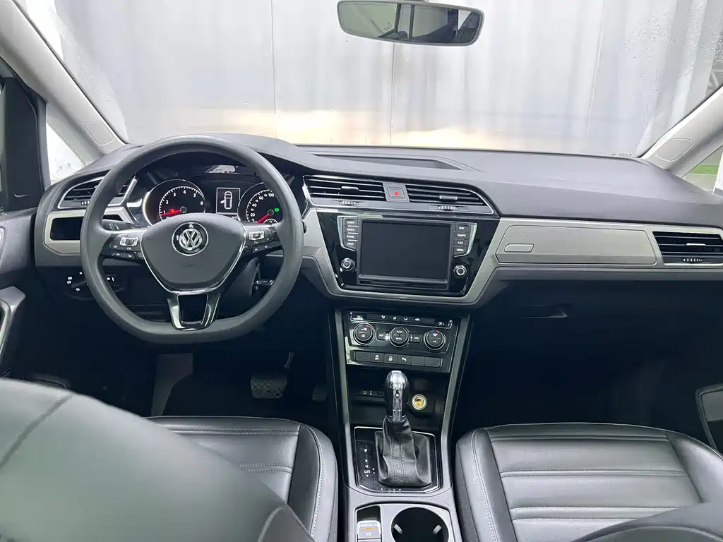 Touran 2018 Touran L 280TSI DSG Comfort Edition 7 seats National V купить на сайте DeffCars