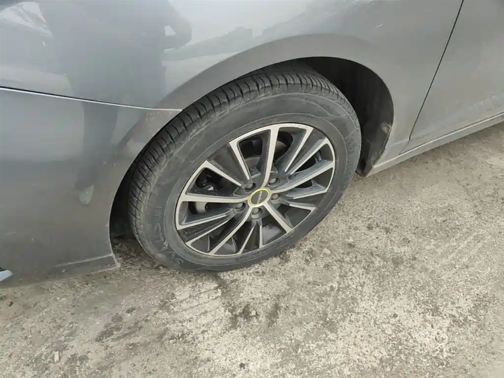 Roewe i5 2021 facelift 1.5L CVT diamond version купить на сайте DeffCars