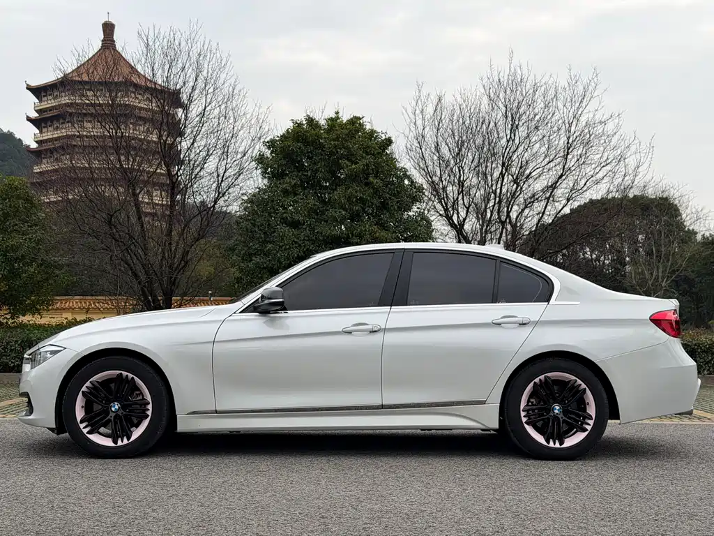 BMW 3 Series 2017 318i Fashion купить на сайте DeffCars