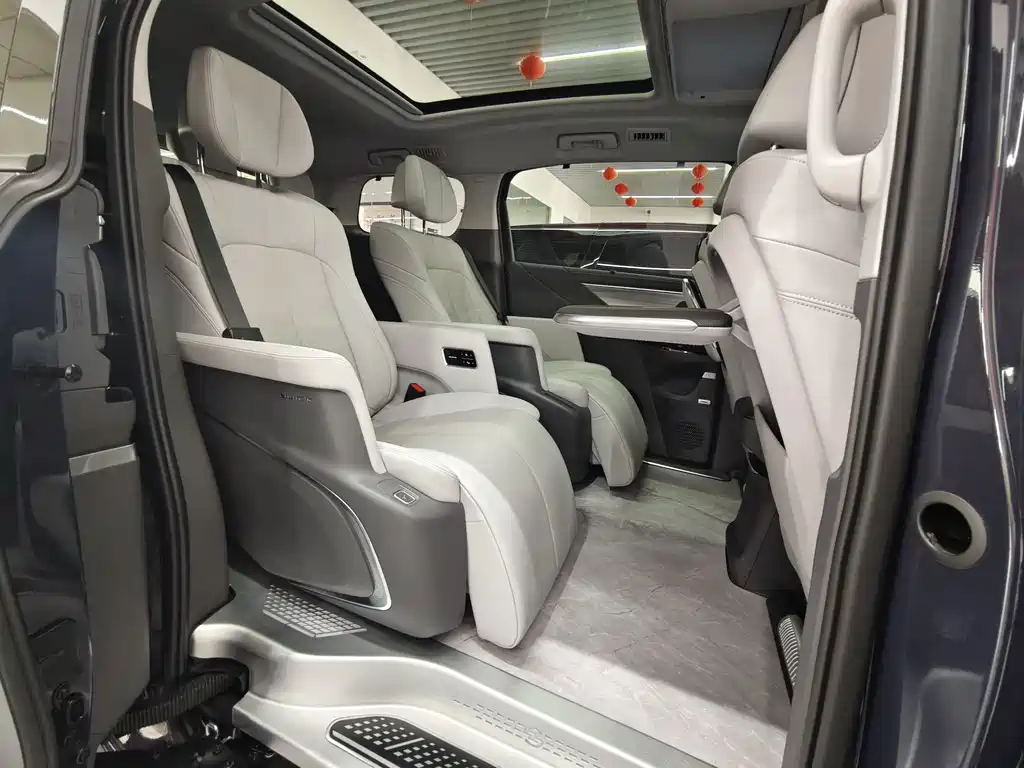 Buick GL8 2025 Lu Zun Exclusive Edition купить на сайте DeffCars