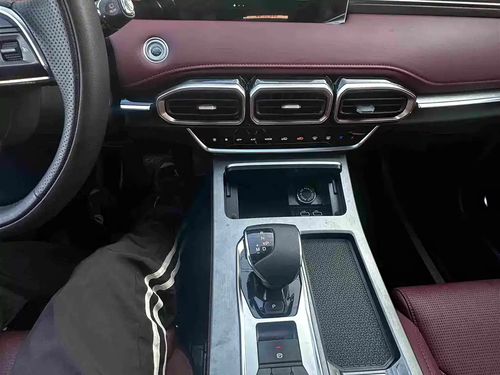 Jietu X70 PLUS 2023 model 1.5T DCT Ziqiang PRO 5 seats купить на сайте DeffCars